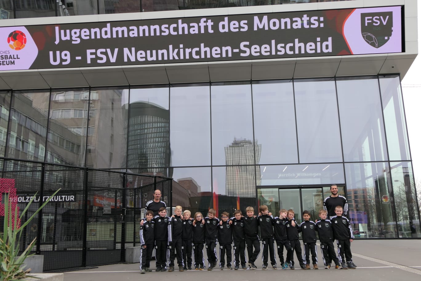 Einmaliges Erlebnis! Unsere U9 als Jugendmannschaft des Monats!